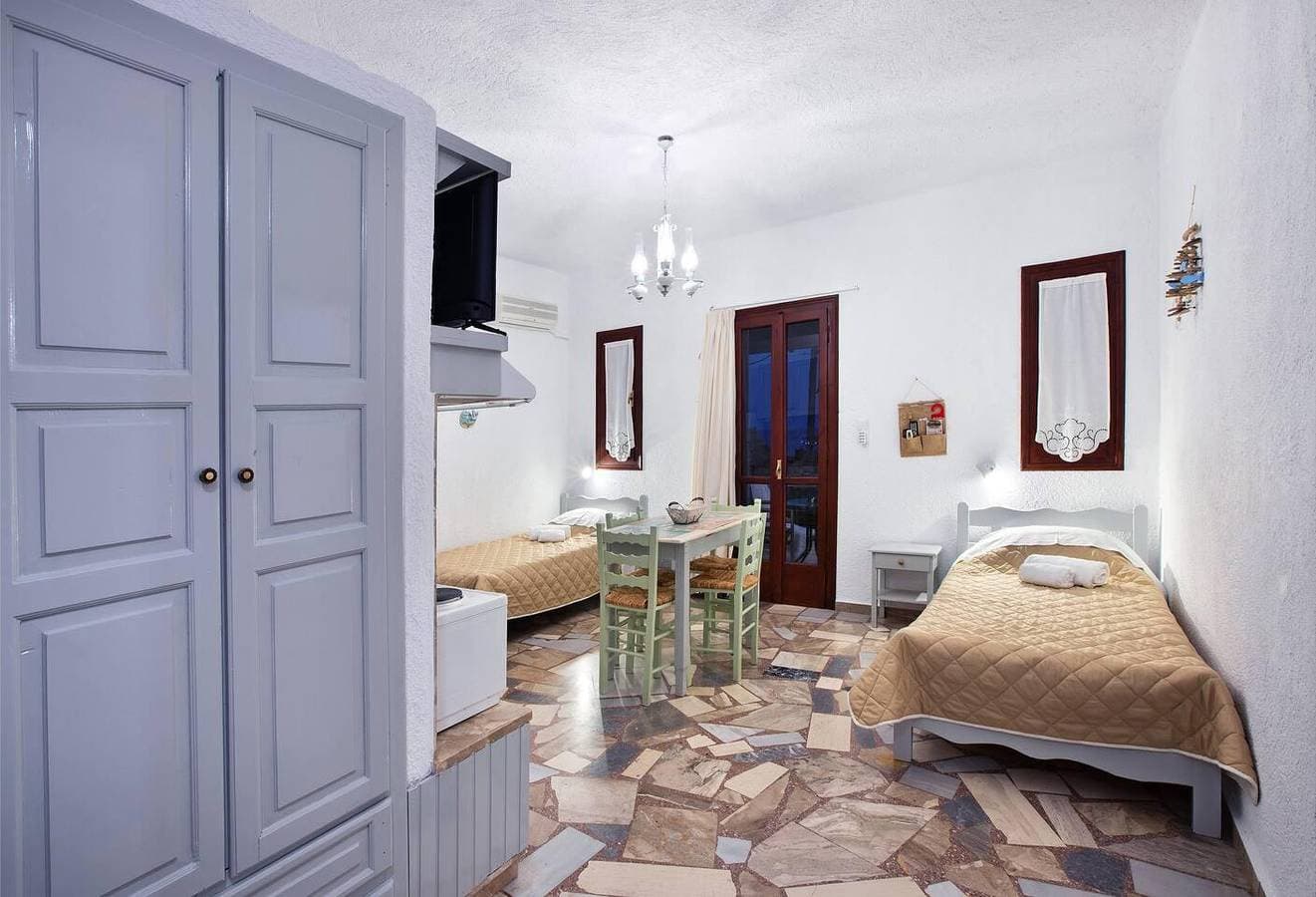 Foto 12 von 50: Ferienwohnung für 4 Personen mit Terrasse