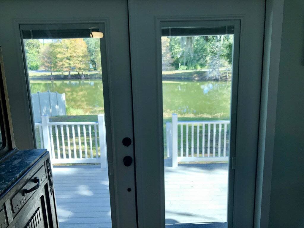 Foto 2 von 30: Nettes ein Schlafzimmer auf kleinem See