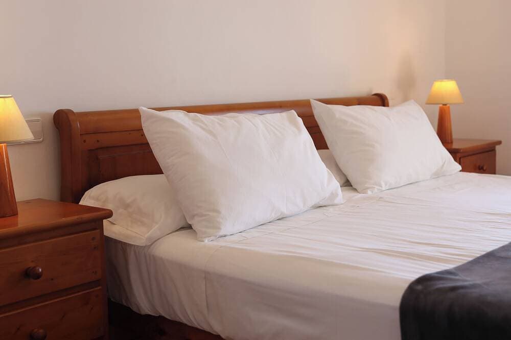 Foto 4 von 30: Es Serral -  Pool, Terrasse, Garten und Meerblick - Gratis WLAN