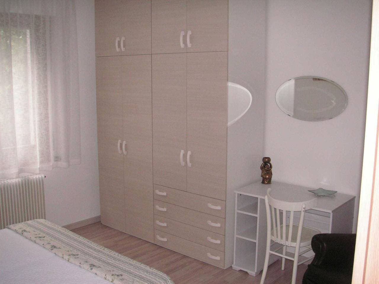 Foto 7 von 61: Two-Bedroom Apartment
