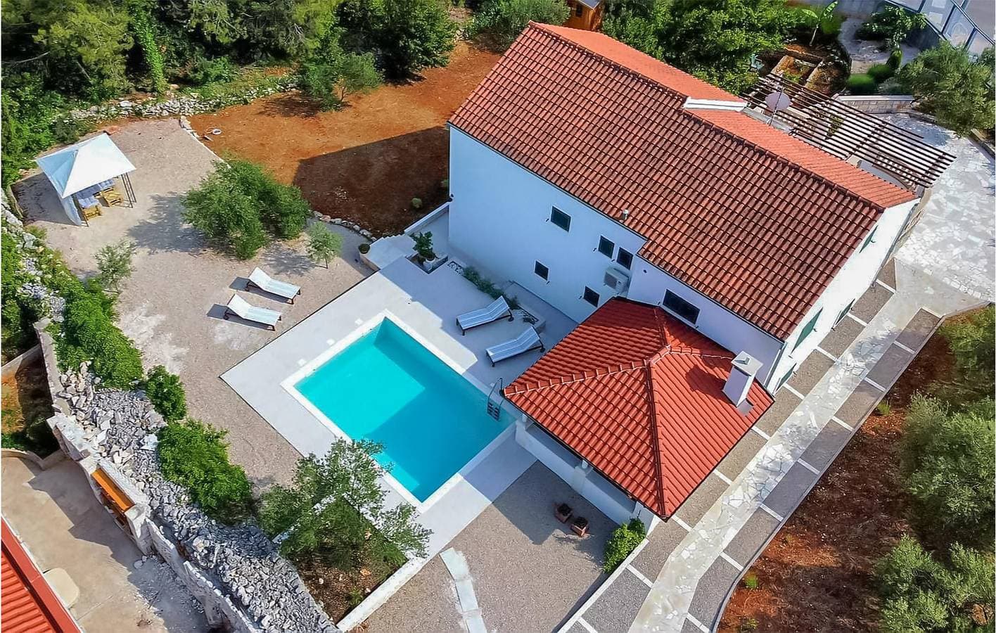 Foto 3 von 38: Gemütliche 1-Zimmer-Wohnung mit Pool in Strandnähe und WLAN