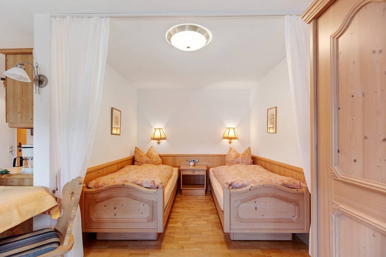 Foto 12 von 17: Studio '2, 36qm' mit Bergblick, Gemeinschaftsterrasse und Wi-Fi