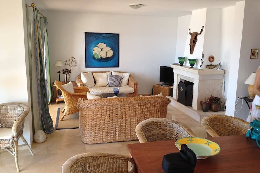 Foto 10 von 30: Elegante 3-Schlafzimmer Villa in 1. Meereslinie mit atemberaubenden Blick