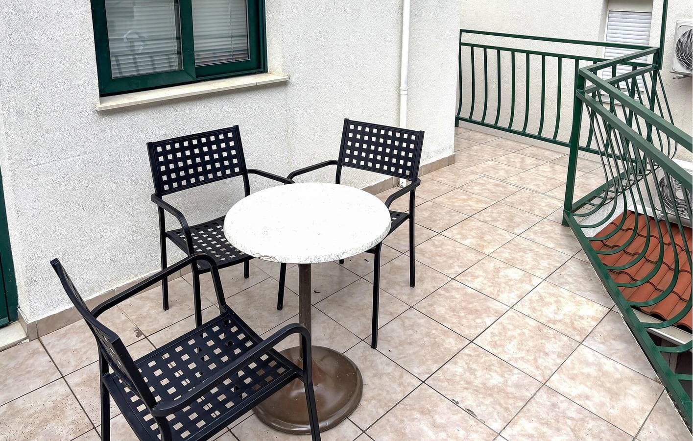 Foto 2 von 15: Apartment mit Meerblick, Terrasse, WLAN, Klimaanlage und Parkplatz