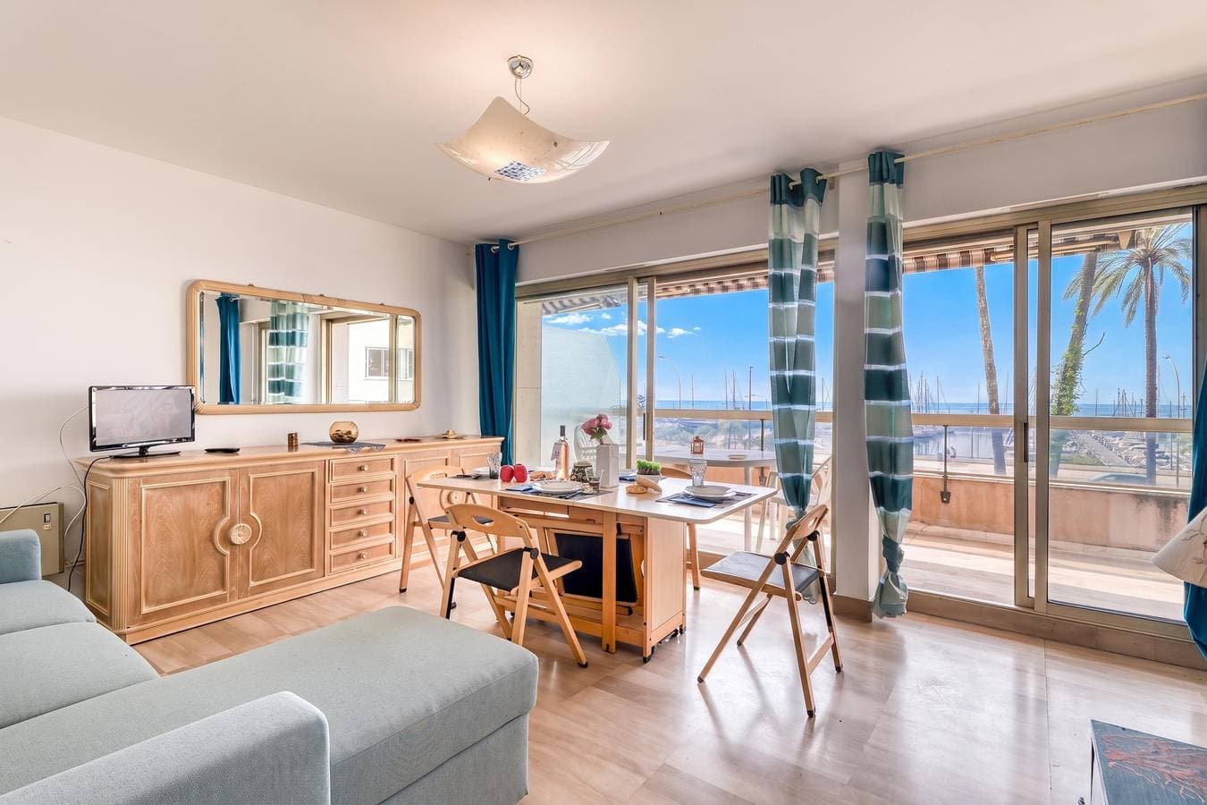 Foto 2 von 36: Ferienwohnung für 4 Personen mit Pool