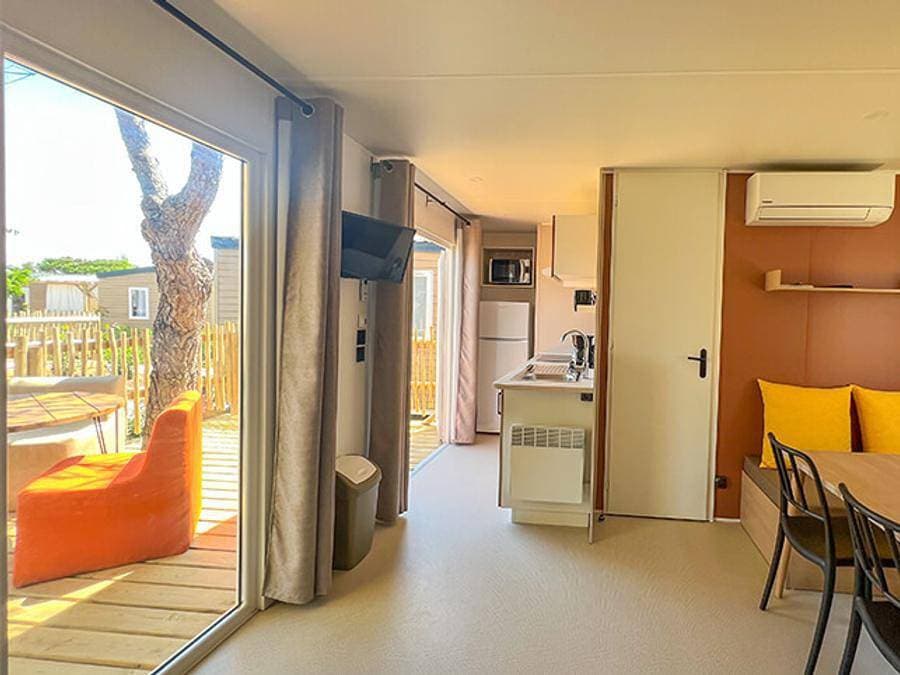 Foto 4 von 56: La Clape Village  - Mobilheim 6 personen - Privilege - Clim - TV - Lv - Fußgängerzone