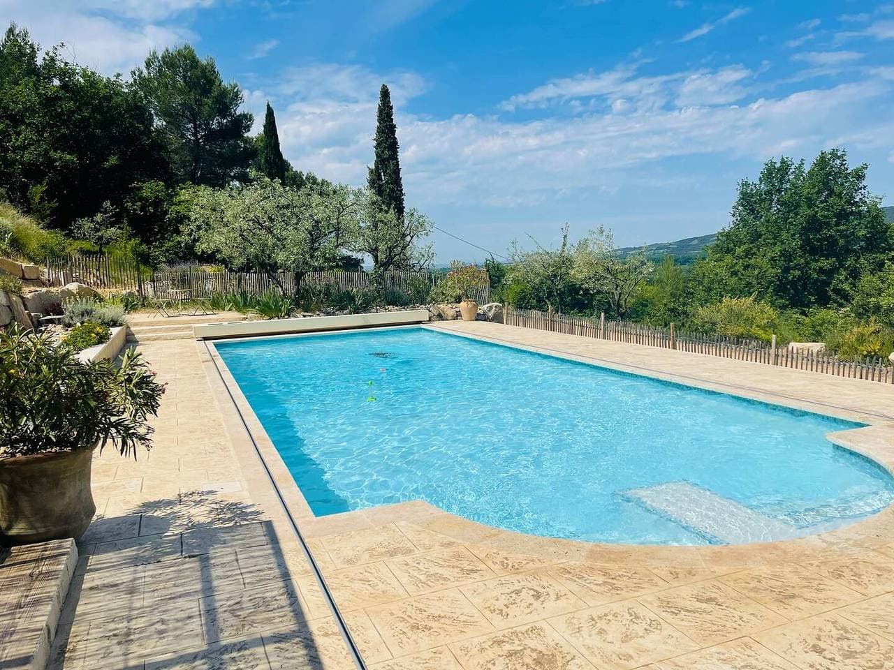 Foto 2 von 21: Ferienwohnung für 4 Personen mit Pool