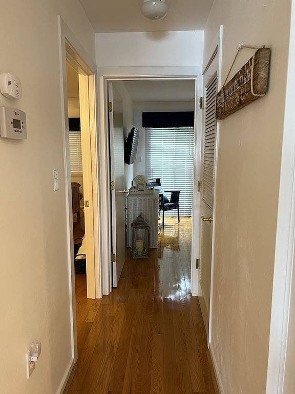 Foto 3 von 44: Charming Lakefront Condo at Bernard's Landing, only steps from the shore!