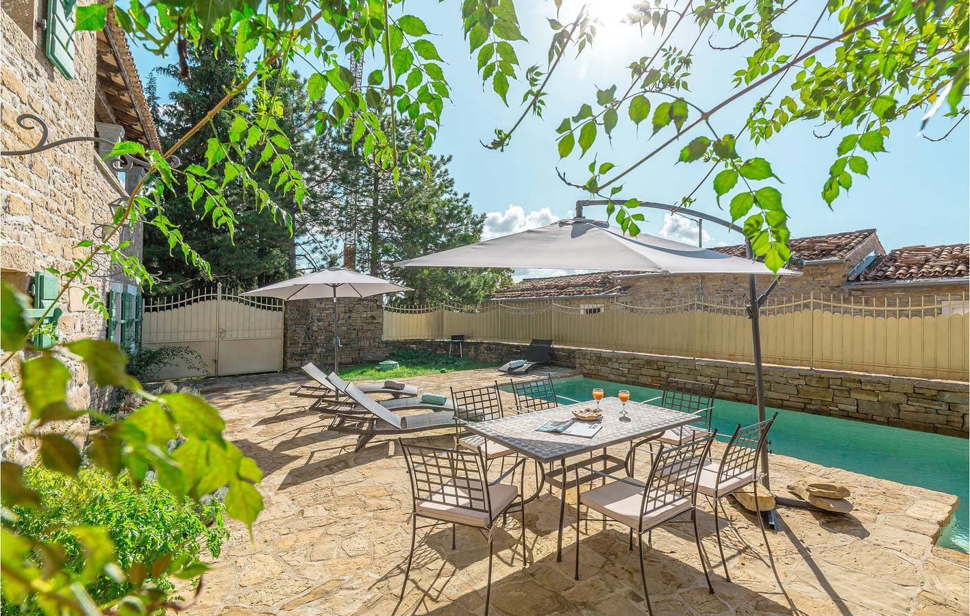 Foto 7 von 42: Reizende 2-Zimmer-Wohnung mit Pool in der Nähe des Zentrums von Grožnjan und der Taverna Bastia