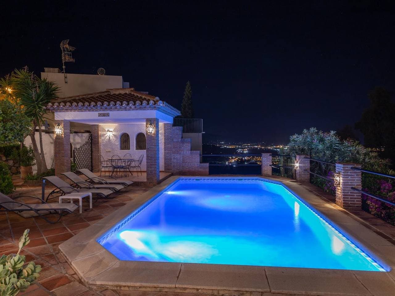 Foto 4 von 29: Andalusische Villa mit privatem Pool und Meerblick