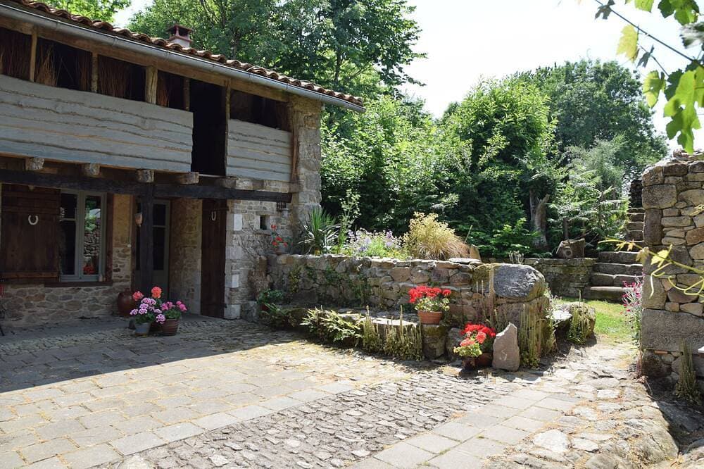 Foto 12 von 22: Geräumiges Ferienhaus mit schöner Aussicht und Garten / Wald, In Privatbesitz