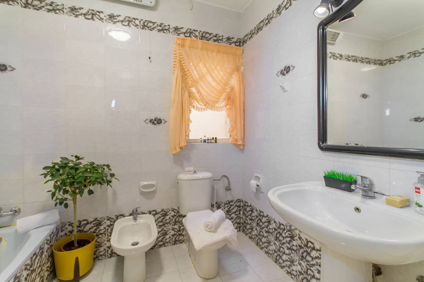 Foto 6 von 25: SwieqiStay room5 shared bath - Paceville