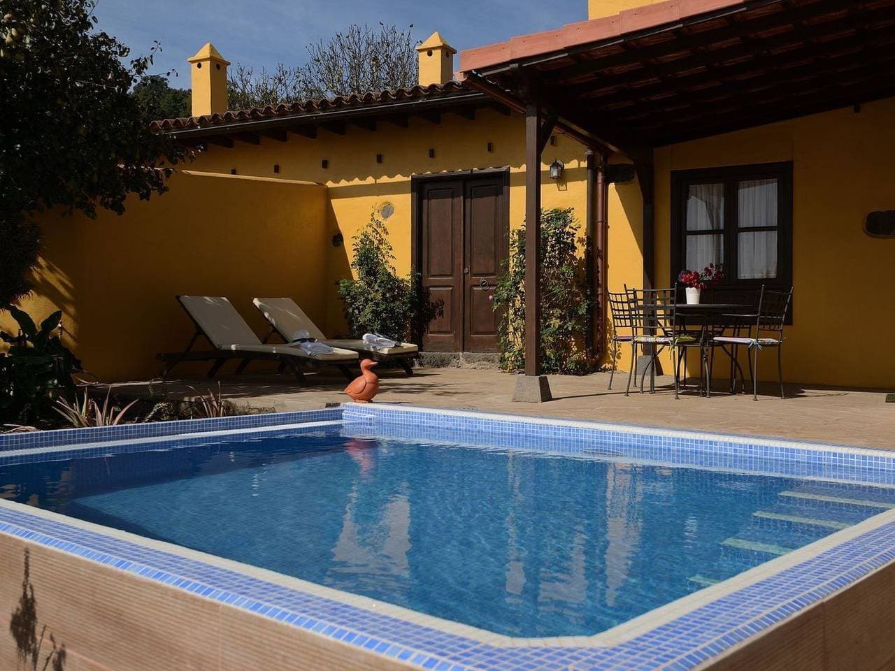 Mit Schwimmbad nur für Erwachsene 1