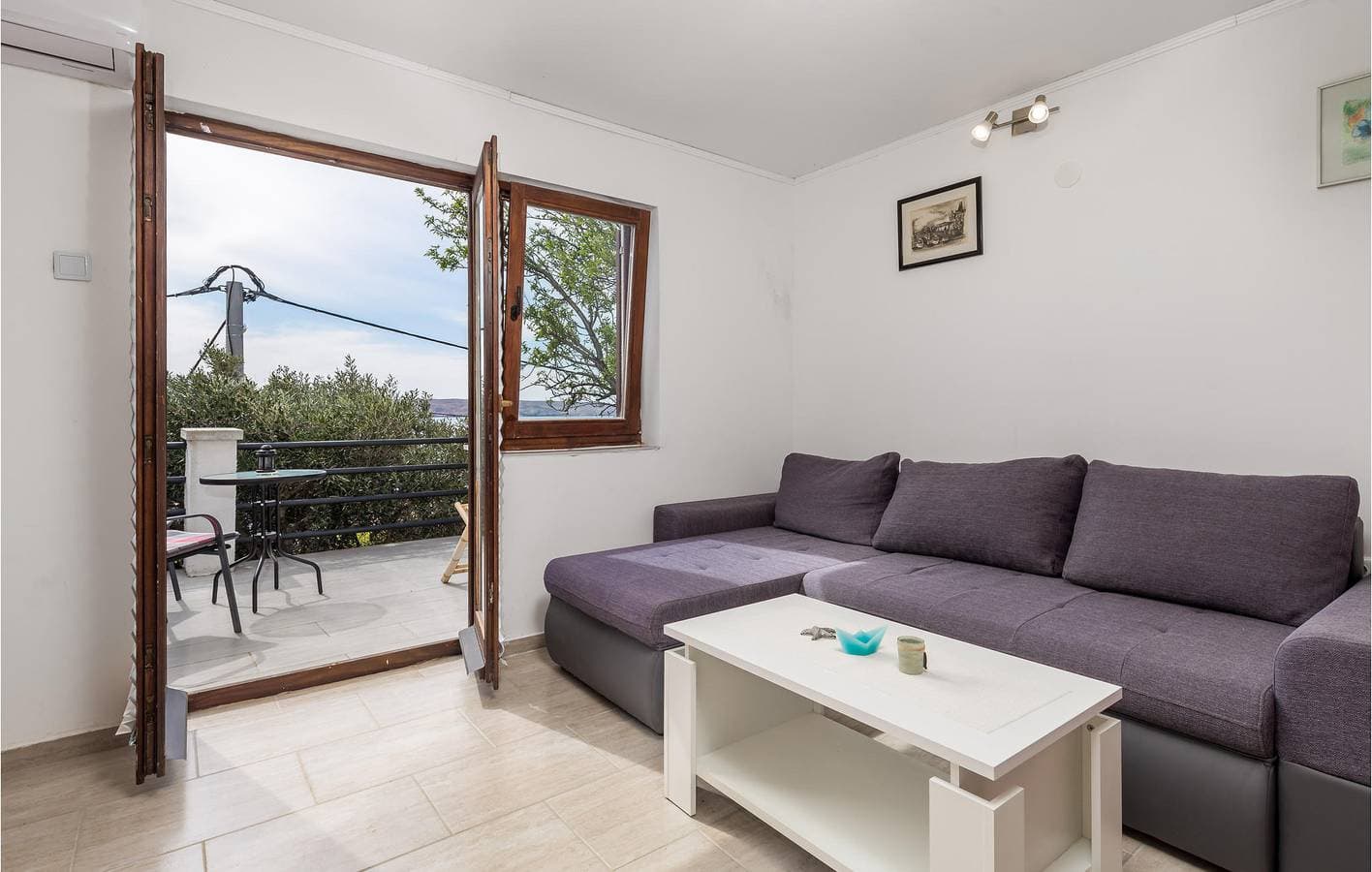 Foto 5 von 23: Seaside Retreat: Gemütliche Ferienwohnung mit Terrasse und WLAN, 700 m vom Strand entfernt