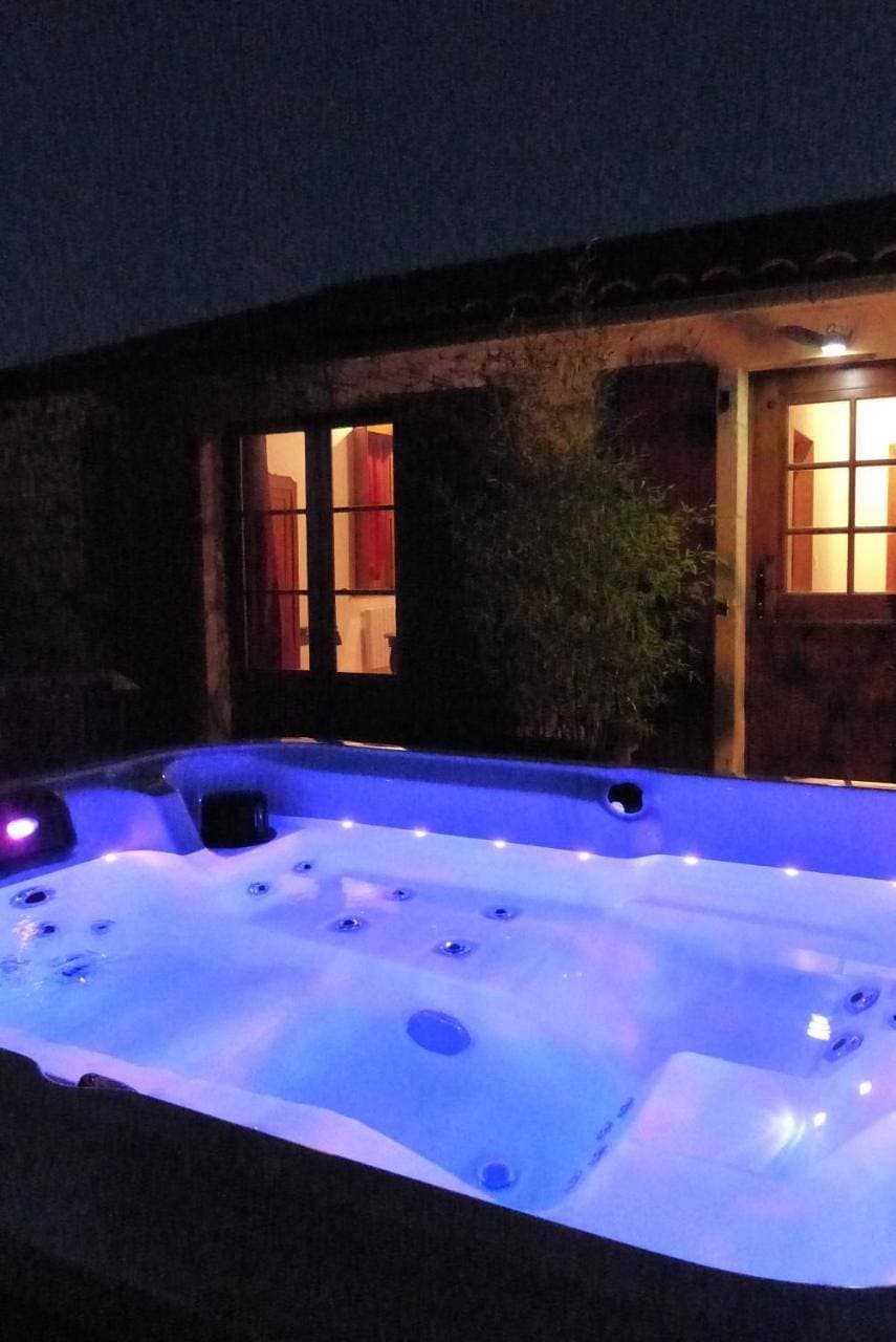 Foto 5 von 17: Suite with Hot Tub