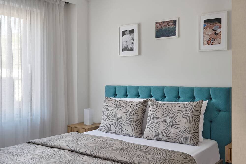 Foto 2 von 16: Nisis I – Serene Luxury with Sea View
