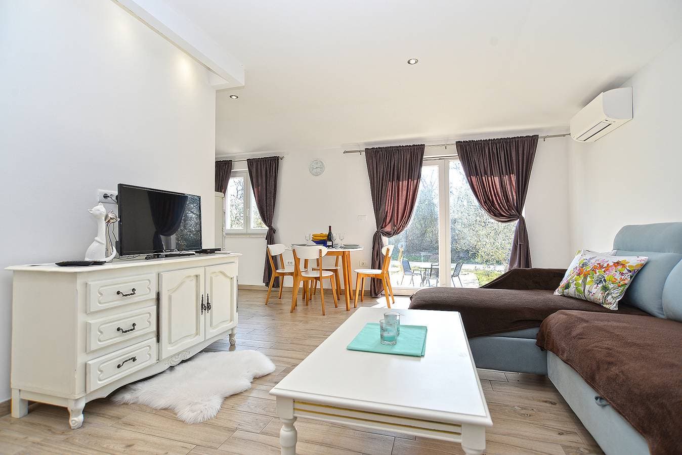 Foto 9 von 35: Ferienhaus für 6 Personen mit Terrasse