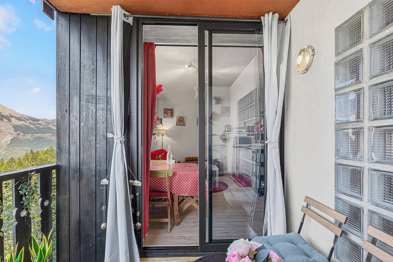 Foto 2 von 45: Appartement 'Chaleureux 4 Couchages' mit Bergblick, privater Terrasse und WLAN