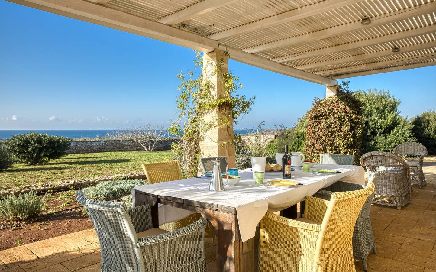 Foto 4 von 55: Gehobene Villa: Strandnähe, Meerblick, kl. Pool