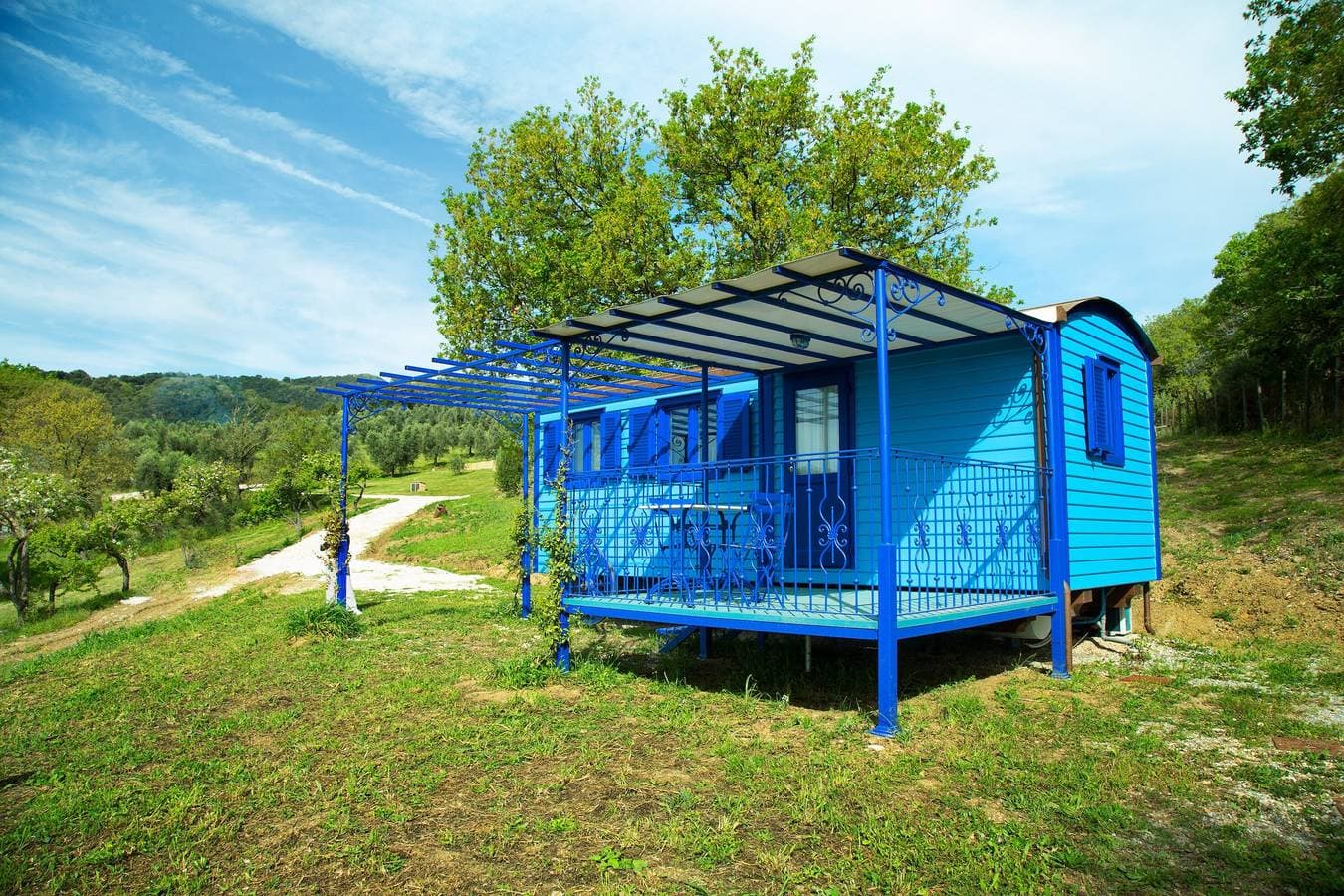 Foto 4 von 50: Wohnwagen 'Gitano Pavone Blu' mit privater Terrasse, Gemeinschaftsgarten und Klimaanlage