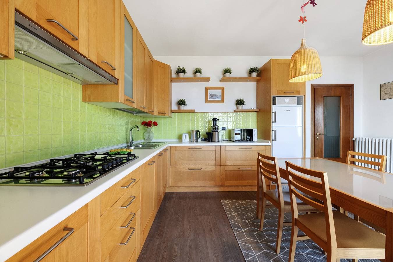 Foto 9 von 31: Ferienhaus 'Giuly' mit Seeblick, privater Terrasse und WLAN