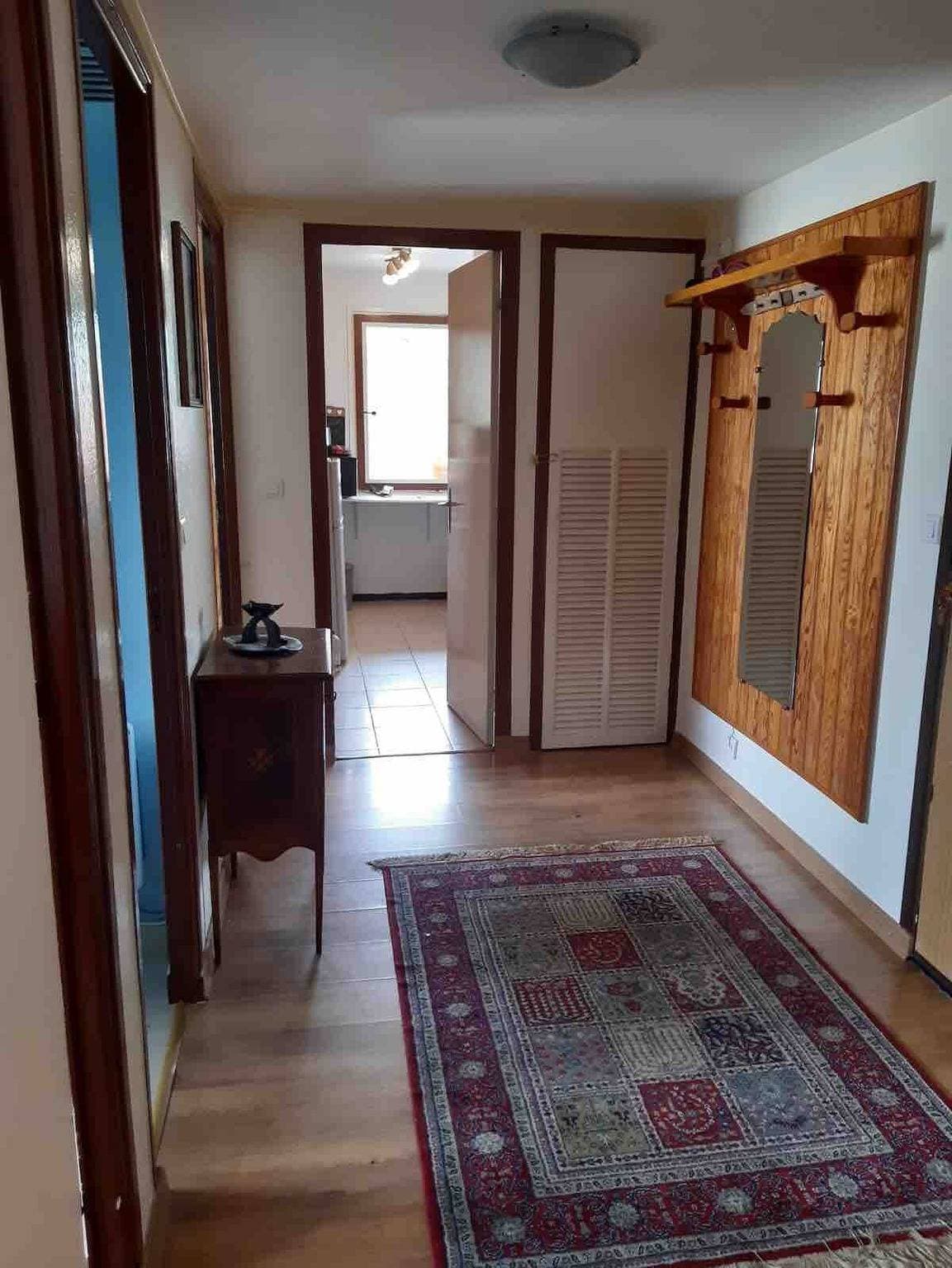 Foto 11 von 25: Ferienwohnung 'Chaleureux La Montagne' mit privatem Garten und Balkon