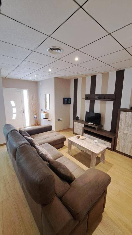 Foto 5 von 47: Two-Bedroom Apartment