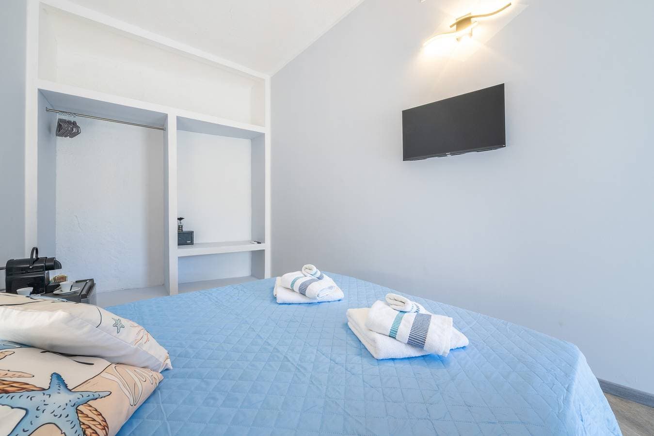 Foto 10 von 29: Mia Rooms: Doppelzimmer mit eigenem Bad