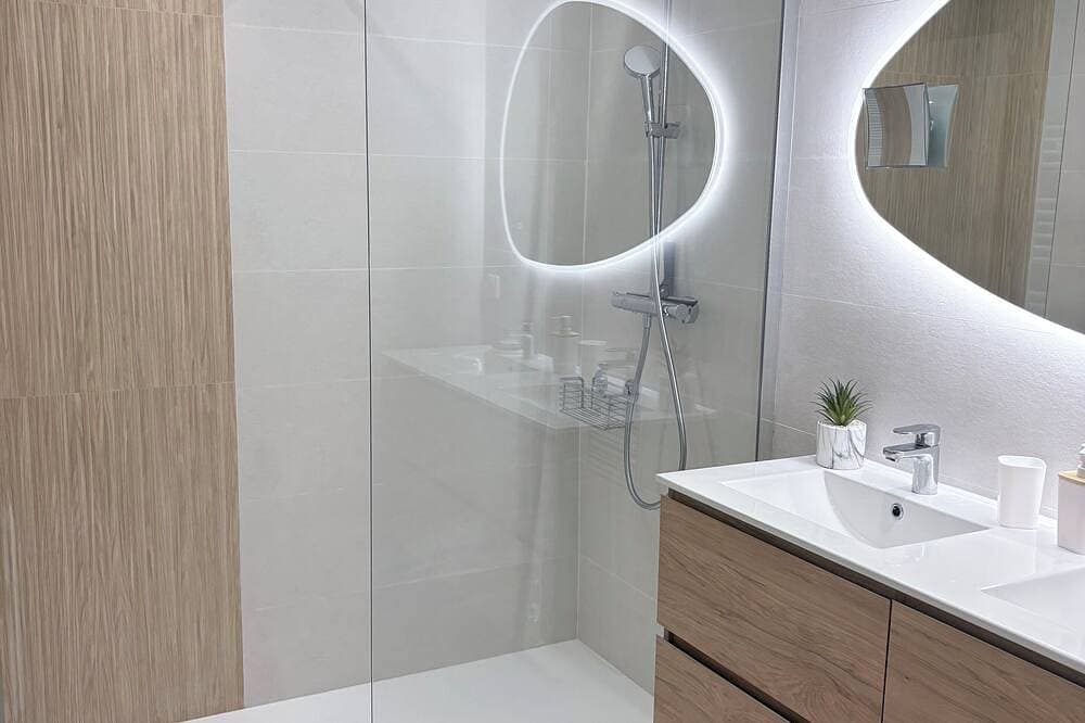 Foto 8 von 30: 94m2 air-conditioned apartment sea view, swimming pool 3 bedrooms 50m2 terrace Pkg