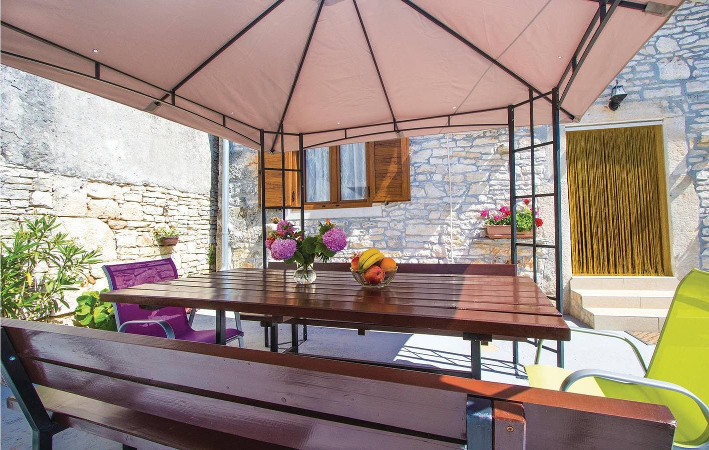 Foto 7 von 27: Charmante Ferienwohnung mit Terrasse, Parkplatz und 2,5 km Entfernung zum Stadtzentrum von Butkovići