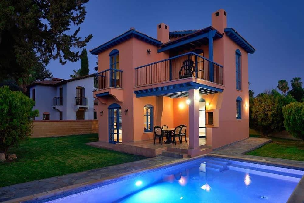 Schönes Ferienhaus mit Balkon in Polis Chrysochous 1