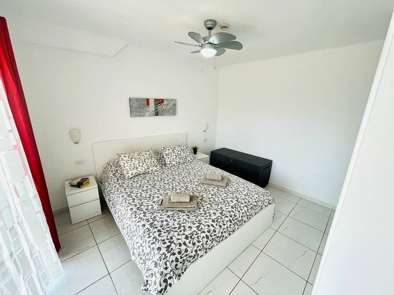 Foto 12 von 33: Ferienwohnung 'Los Geranios 304' mit Gemeinschaftspool, privater Terrasse und WLAN