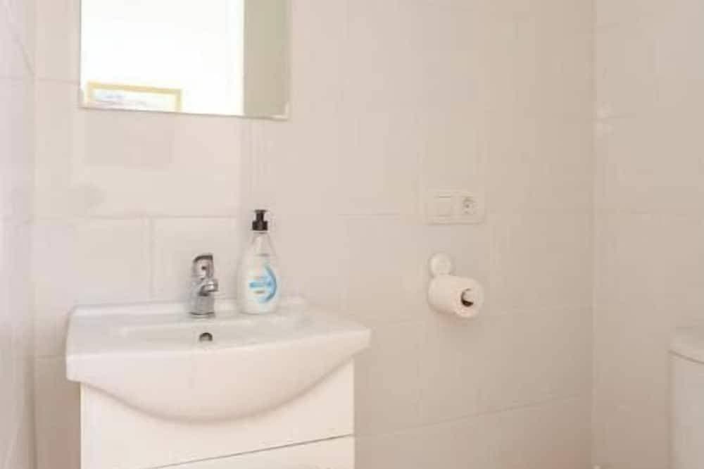 Foto 9 von 30: Cozy duplex apartment steps from the sea. Large terrace