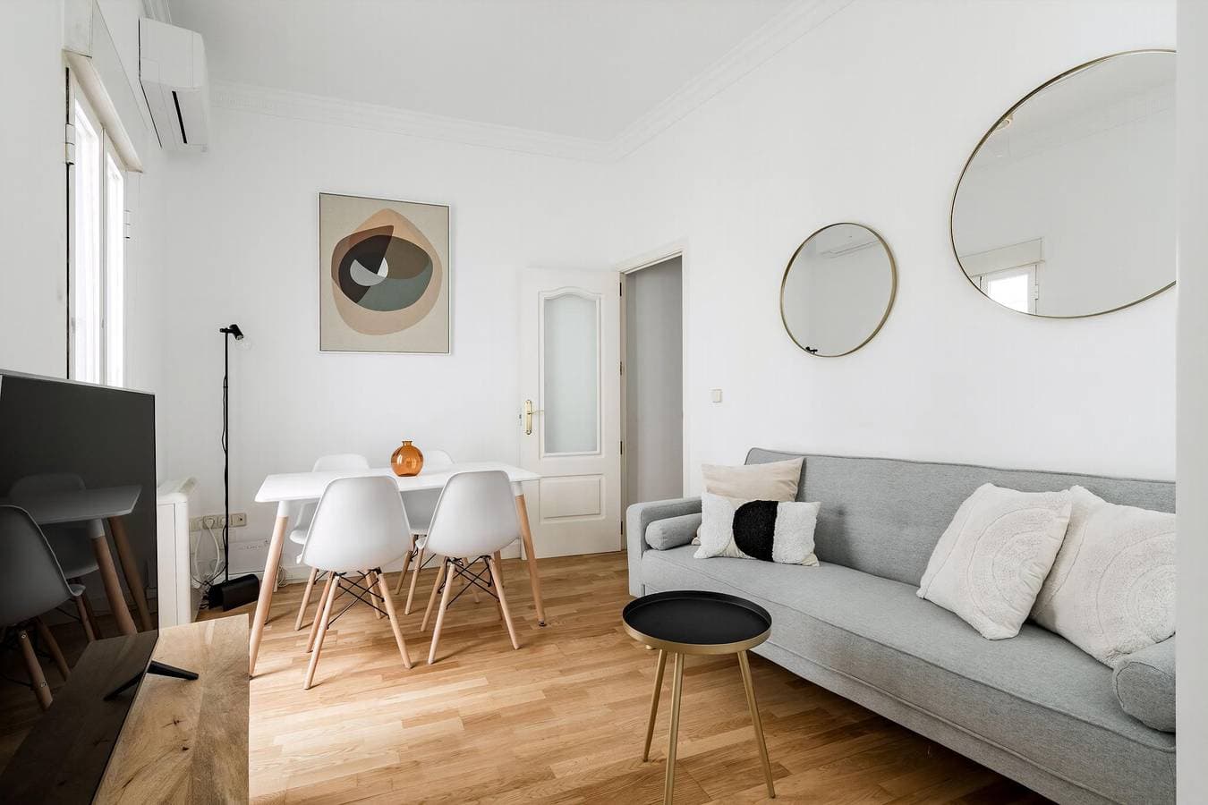 Foto 2 von 21: Ferienwohnung für 4 Personen mit Balkon