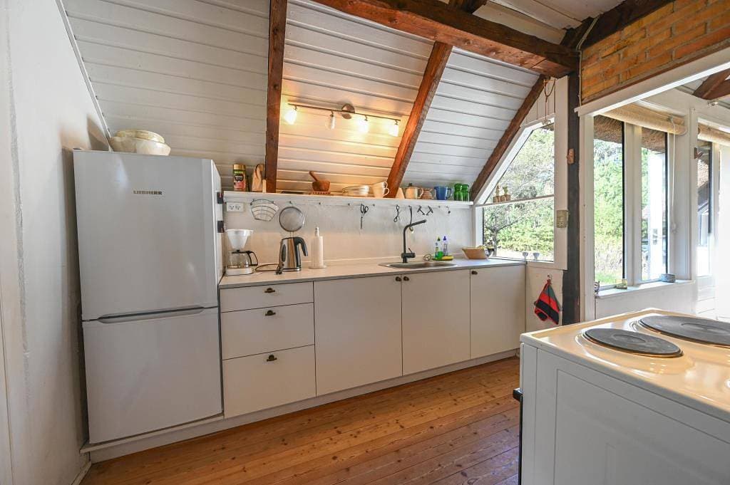 Foto 9 von 15: Rustikal charmantes Reetdachhaus mit Kaminofen – Optimal für 2 Personen