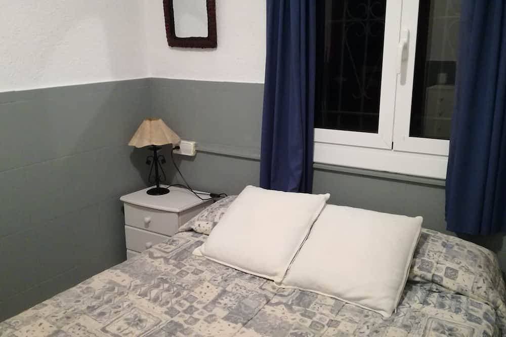 Foto 2 von 12: Einfamilienhaus mit privatem Pool neben dem Strand