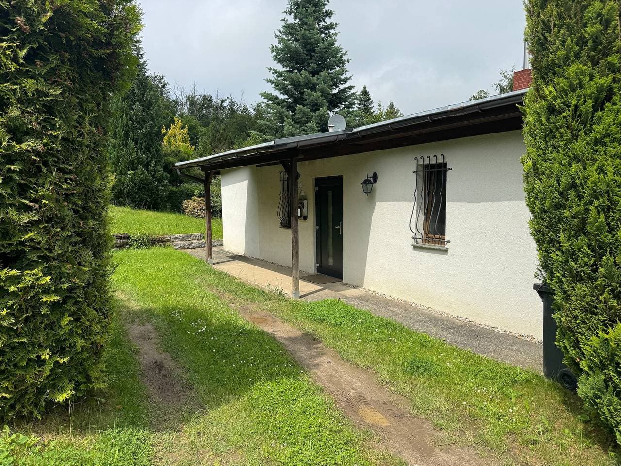 Foto 3 von 22: Die kleine Lodge, freistehend, direkte Waldlage, Terrasse, Garten, Grill, WLAN