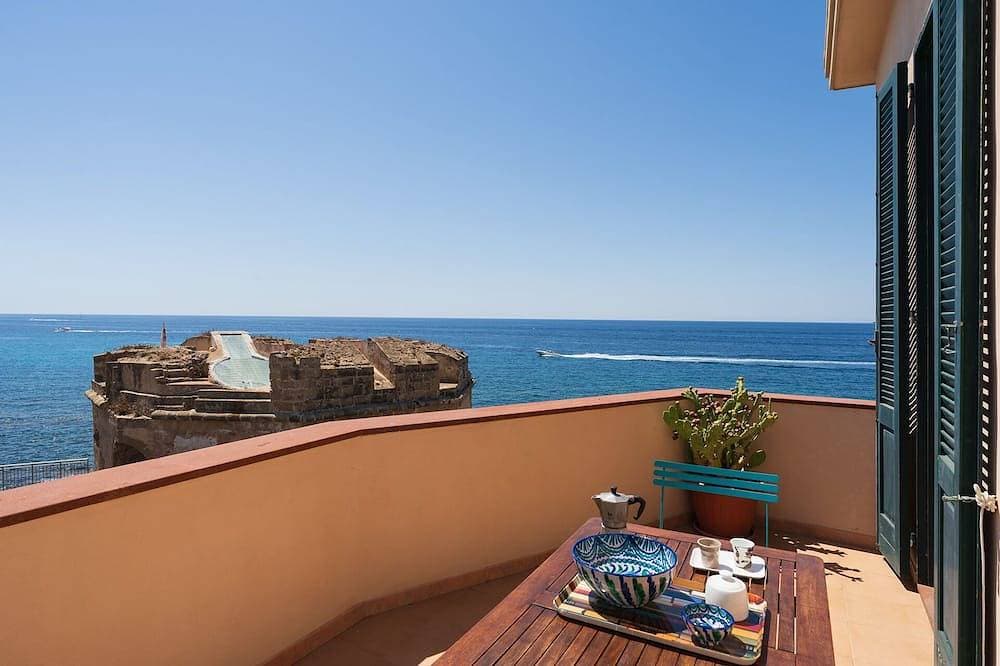 Schöne Terrasse am Golf von Alghero 1