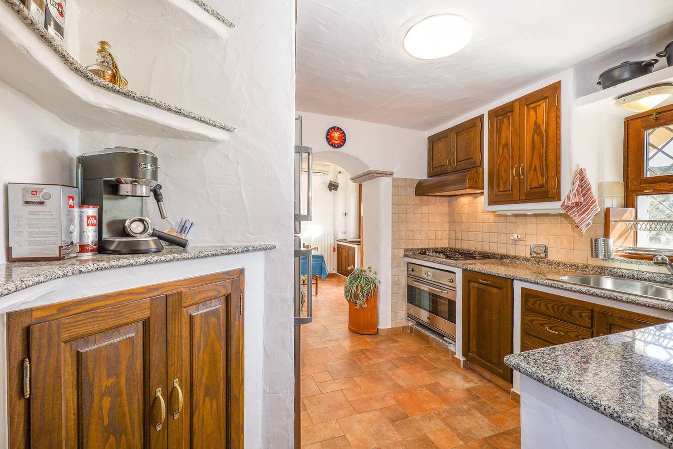 Foto 10 von 30: Ferienwohnung "Corbezzoli" mit Meerblick, WLAN, Balkon, Garten & Terrasse