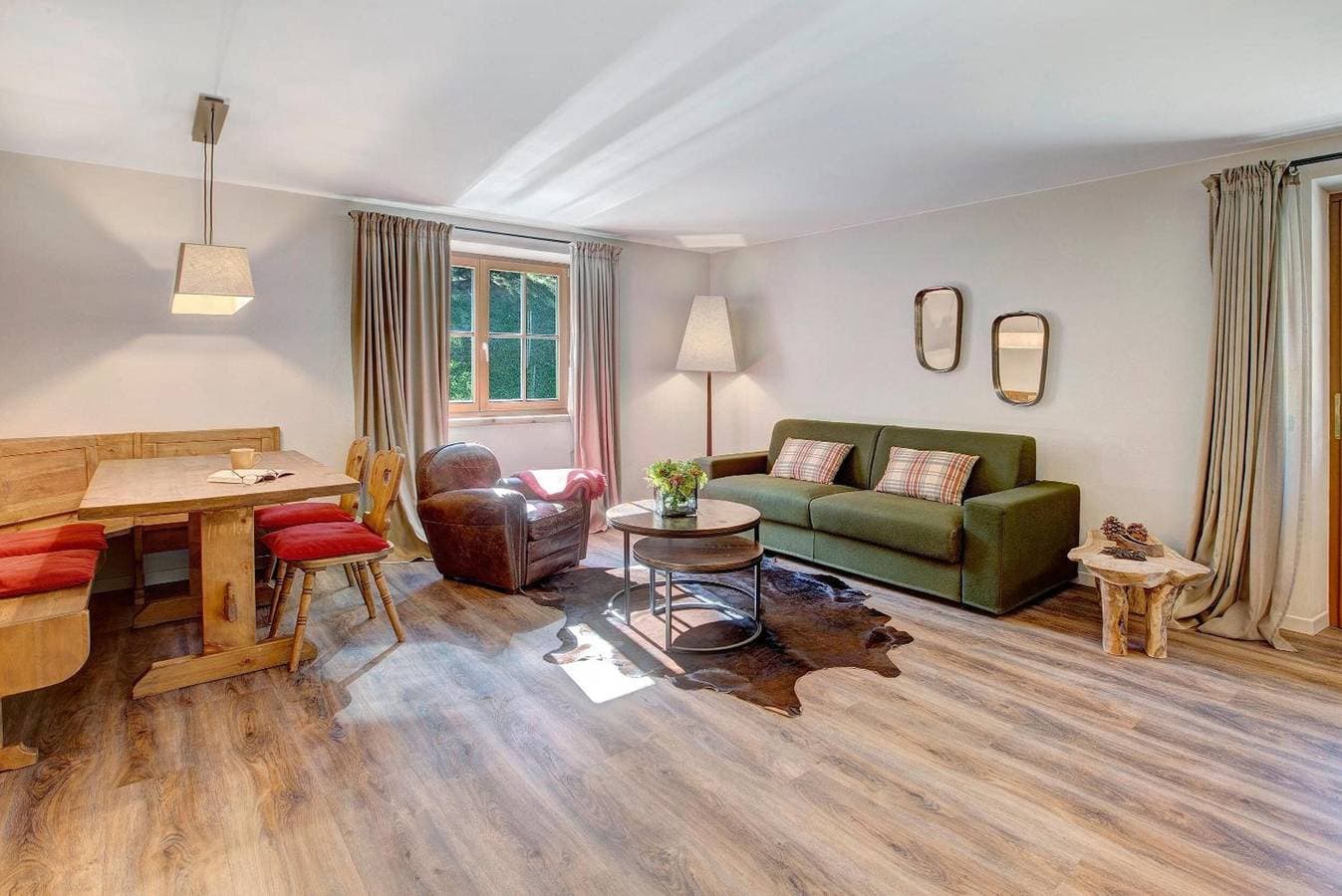 Foto 5 von 24: Apartment 'Superior 2-4' mit Bergblick, Gemeinschaftsgarten und WLAN