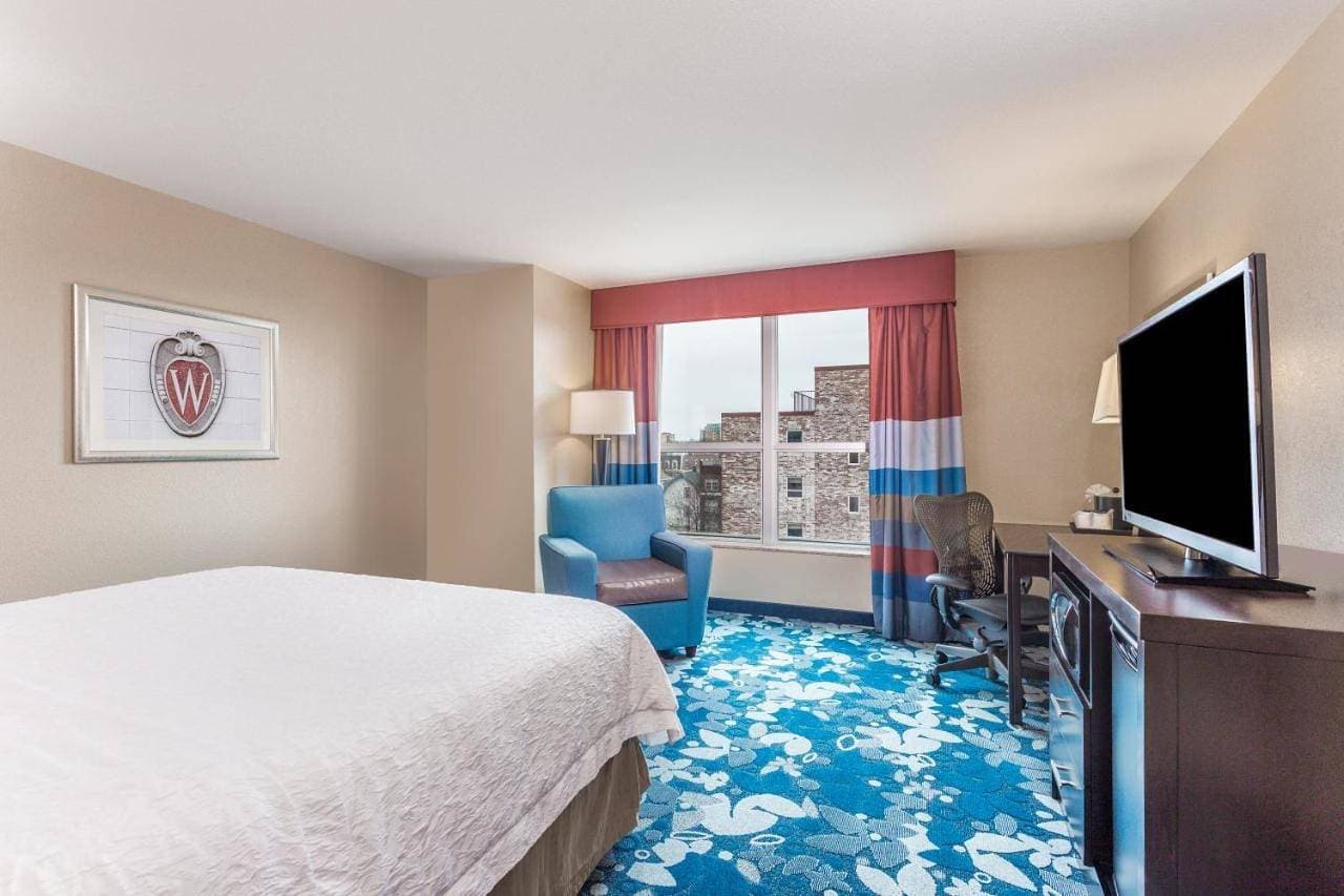 Foto 8 von 32: Hampton Inn & Suites Madison Downtown
