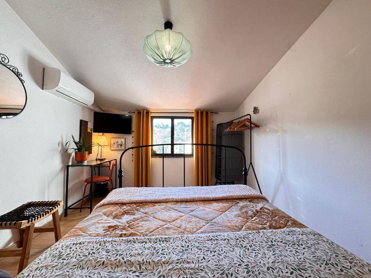 Foto 5 von 43: Double Room with Shared Bathroom