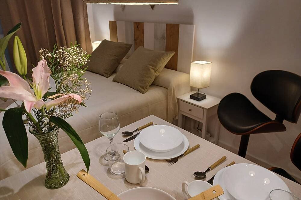 Foto 5 von 30: Fantastic central and romantic studio 5 min. from the beach-Wifi-Aire Acon.