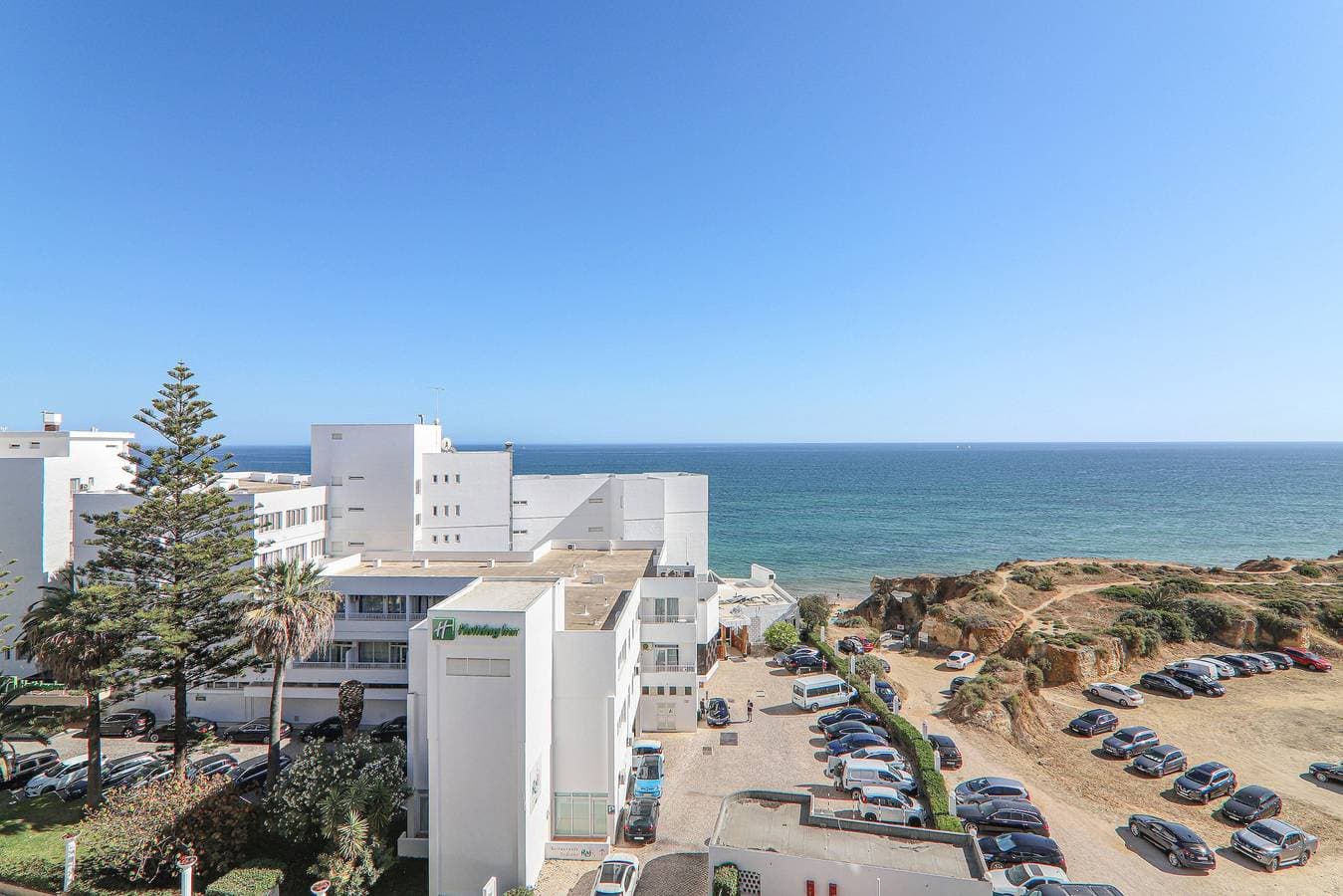Foto 5 von 22: Ferienwohnung Torre Invicta 6ºC – Meerblick, Pool, Klimaanlage, WLAN & Balkon