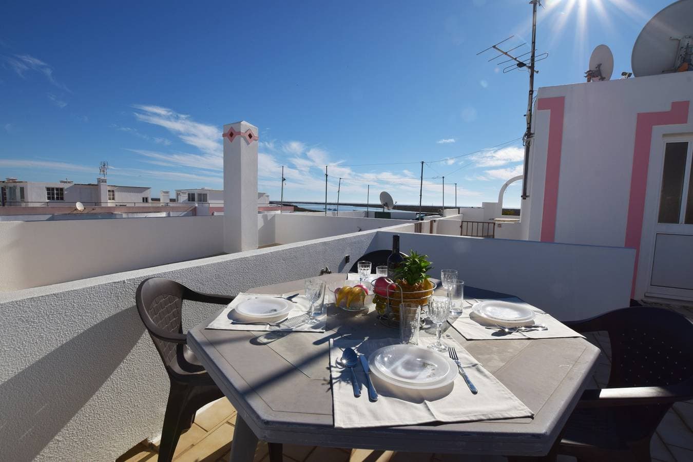 Foto 2 von 28: Ferienwohnung für 4 Personen mit Terrasse