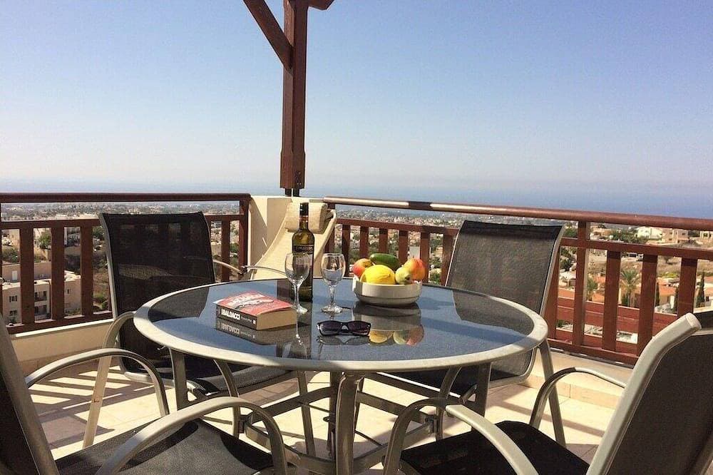 Amazing panoramic ocean views, large sunny terrace. 1