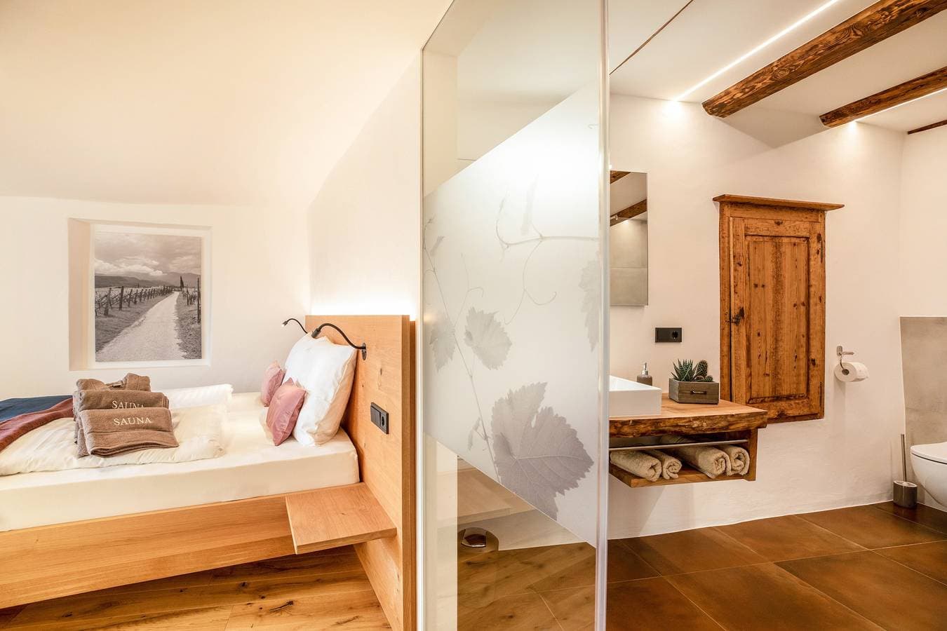 Foto 5 von 36: Brantenhof Design-Ferienwohnung "Vinea“ mit Gemeinschaftsgarten mit Sauna, Balkon und WLAN