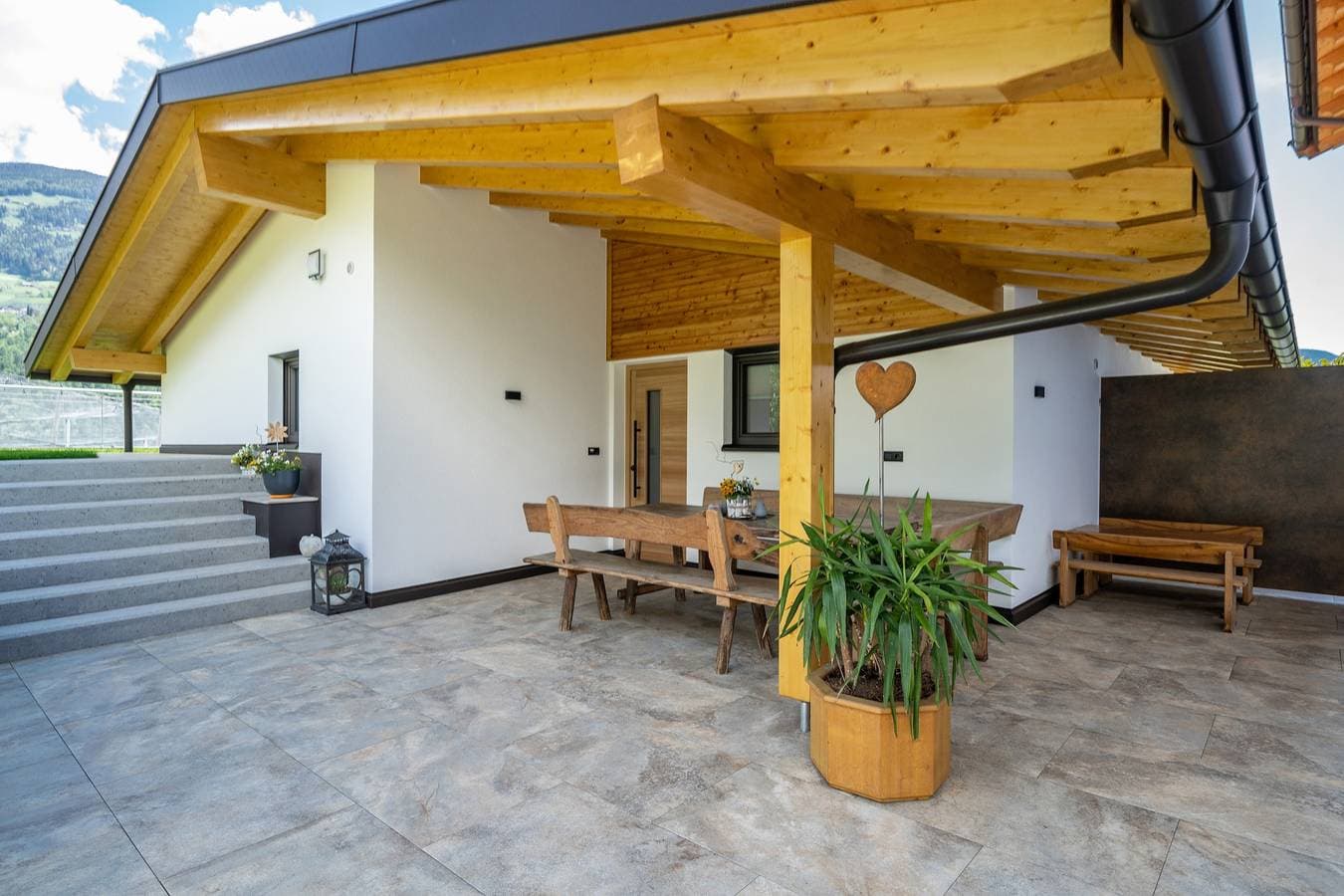 Foto 2 von 42: Chalet "Apfel Feld-Hof" mit Whirlpool, Salzwasser Pool und Terrasse