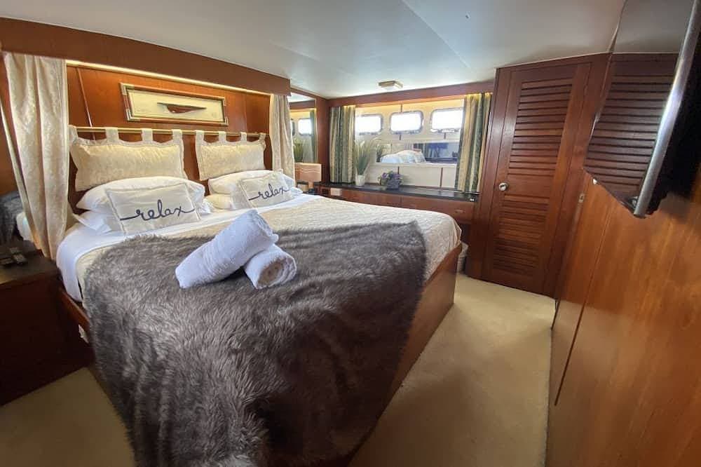 Foto 2 von 16: Classic Yacht Nadine with Hot Tub, Poole Harbour Bay