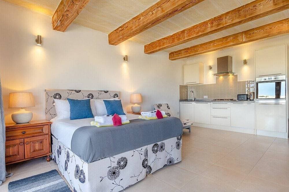 Foto 5 von 15: Gozo Ph w/private Rooftop Hot Tub, Terrace + Views